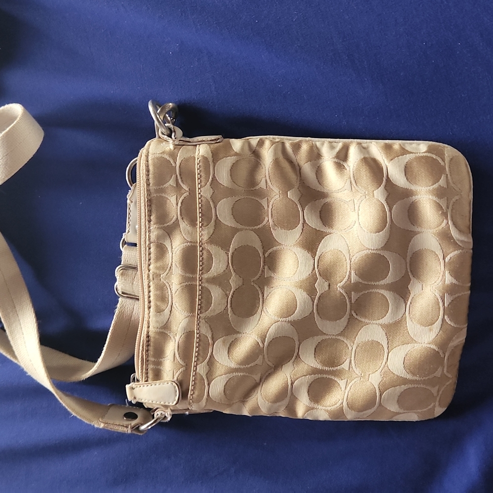 Vintage Coach crossbody purse - Picture 2 of 6
